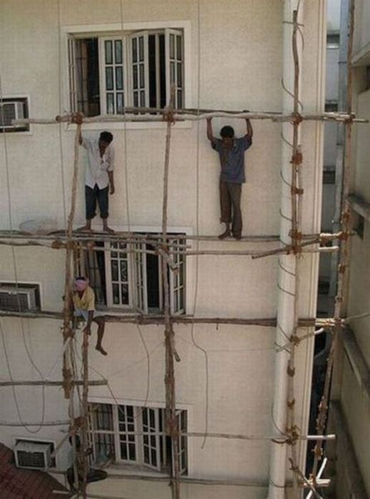 Fearless Men Risk Life on Duty (73 pics)