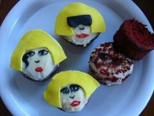 Lady Gaga Cakes (25 pics)