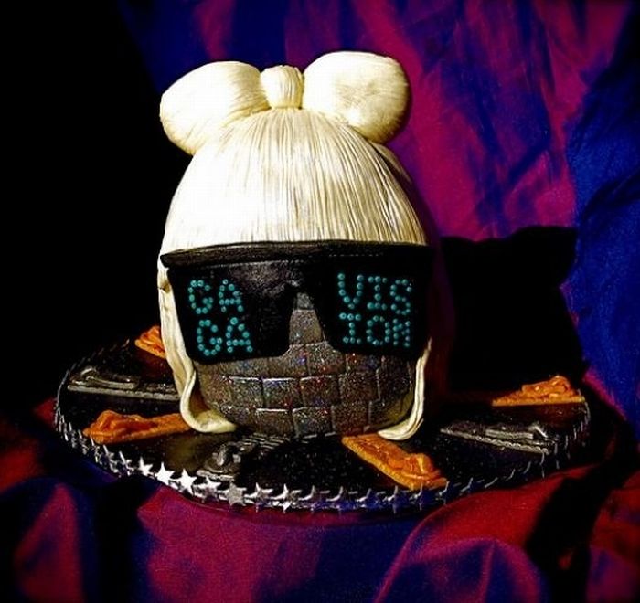 Lady Gaga Cakes (25 pics)