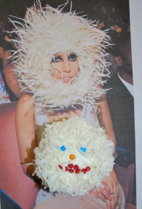 Lady Gaga Cakes (25 pics)