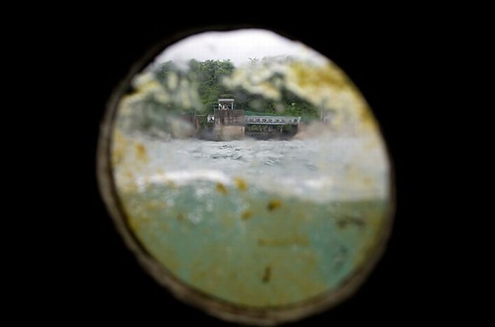 Inside Cocaine-Smuggling Submarines (11 pics)