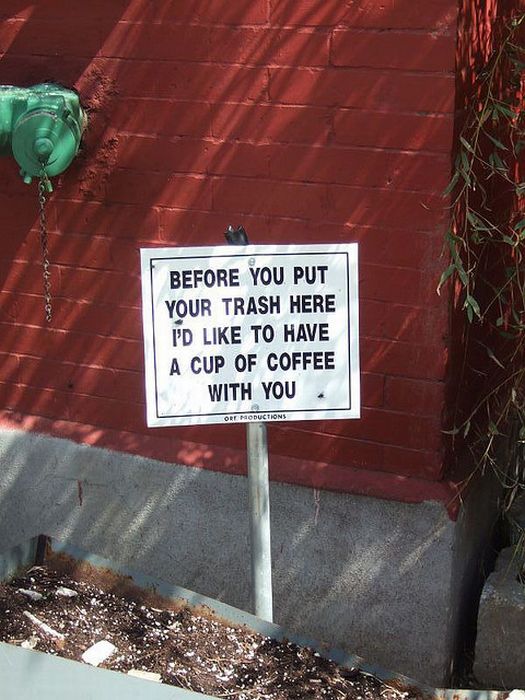 Strange and Funny Warning Signs (25 pics)