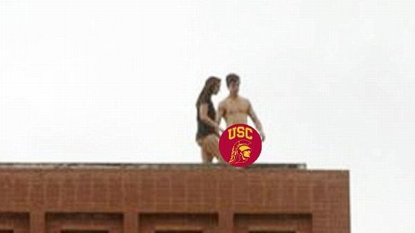 Students Were Caught Having Sex on The Roof of USC Building (5 pics)