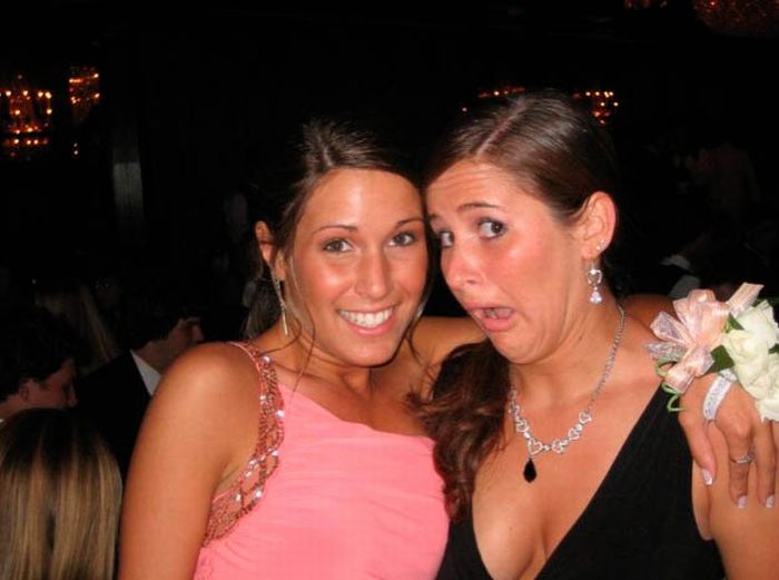 Hot Girls Making Funny Faces (64 pics)