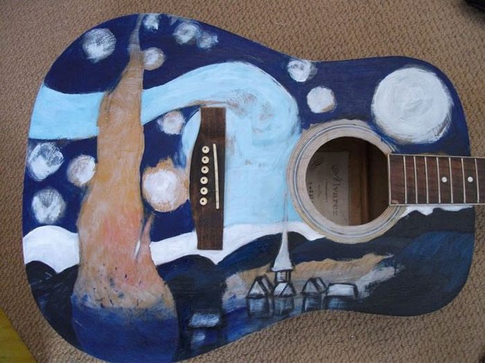The New Life For an Old Guitar (6 pics)