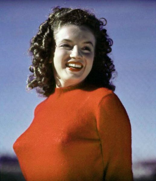 Marilyn Monroe When She Was Norma Jeane (15 pics)