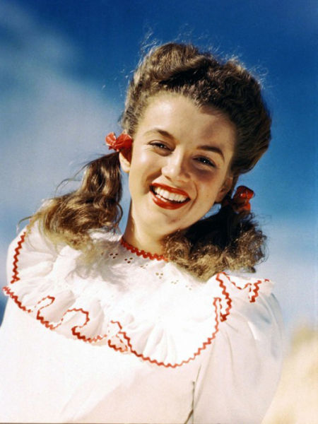 Marilyn Monroe When She Was Norma Jeane (15 pics)