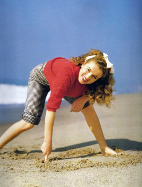 Marilyn Monroe When She Was Norma Jeane (15 pics)