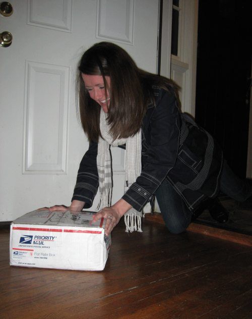10,000 Pennies in One Box (19 pics)