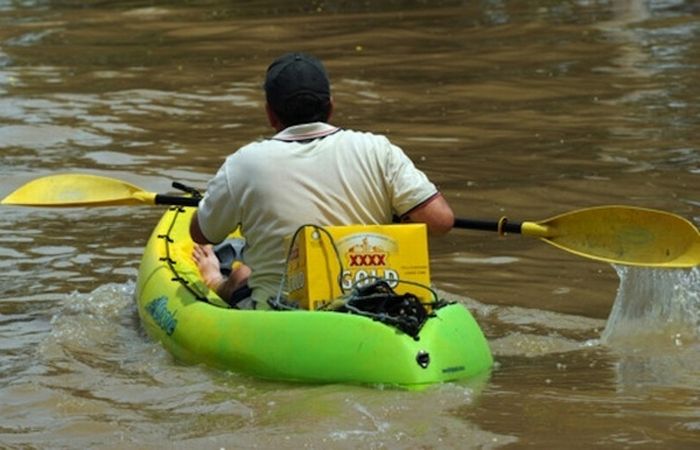 Drinking During Floods (30 pics)