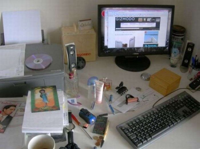 Messy Workstations (45 pics)