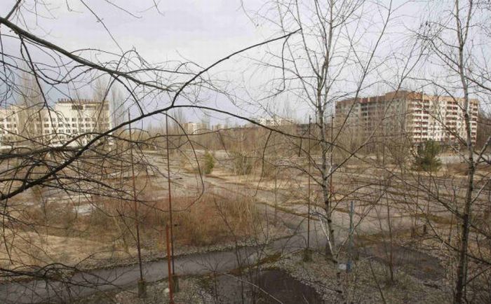 Chernobyl 30 Years Ago and Now (14 pics)