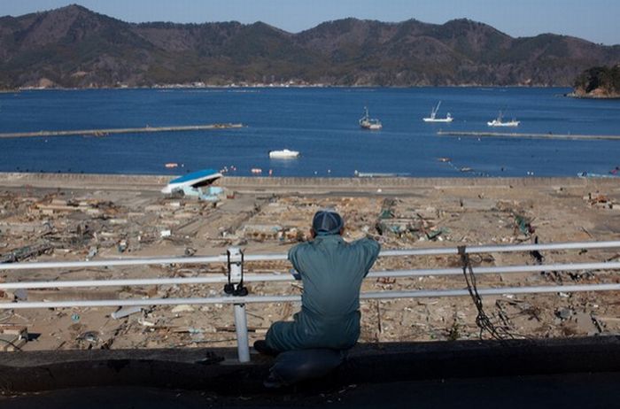 Japan One Month After Disaster (85 pics)