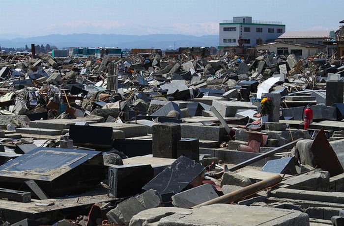 Japan One Month After Disaster (85 pics)