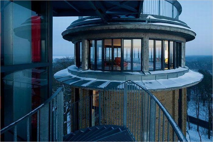 Incredible House Inside a Water Tower (8 pics)