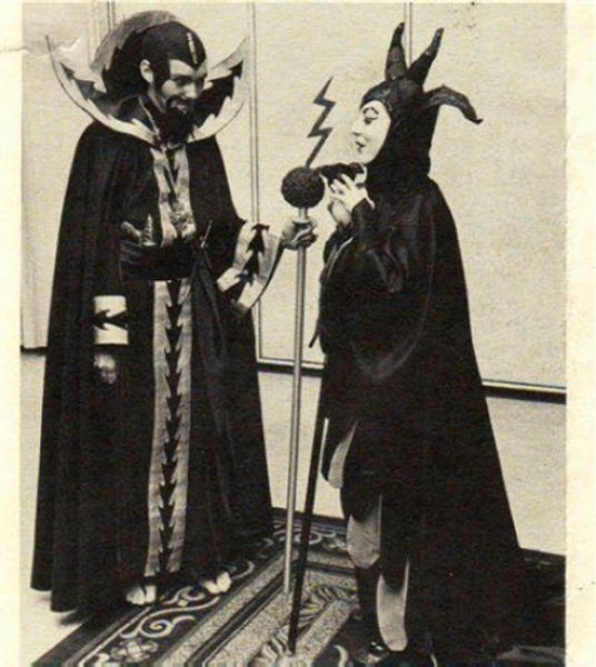Retro Cosplay (12 pics)