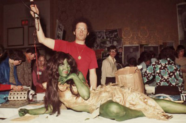 Retro Cosplay (12 pics)