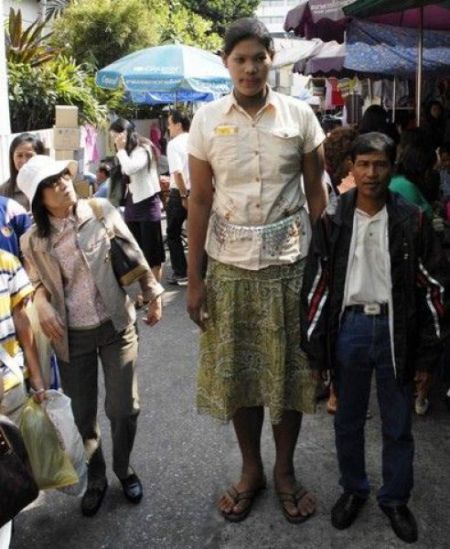 The World's Tallest Teen (8 pics)