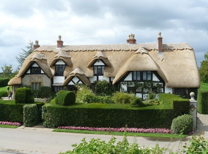 English Houses with Beautiful Roofs (55 pics)