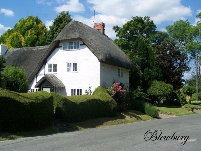 English Houses with Beautiful Roofs (55 pics)
