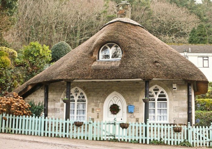English Houses with Beautiful Roofs (55 pics)