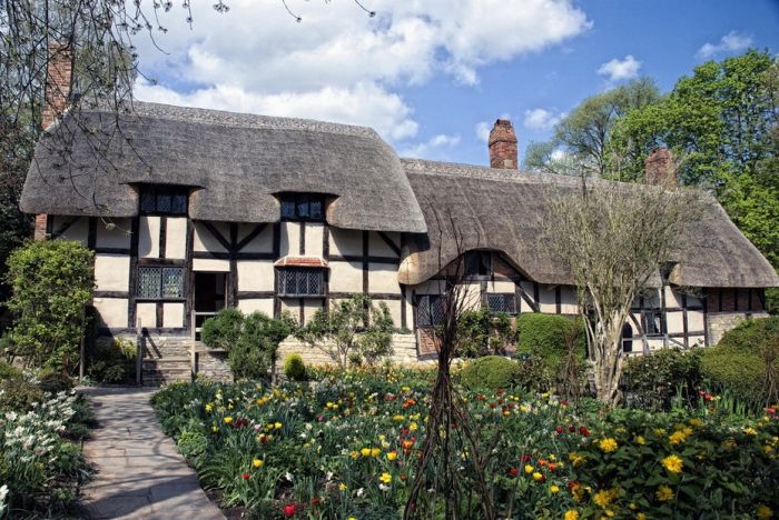 English Houses with Beautiful Roofs (55 pics)