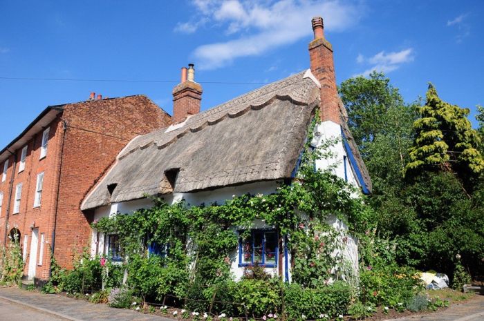 English Houses with Beautiful Roofs (55 pics)