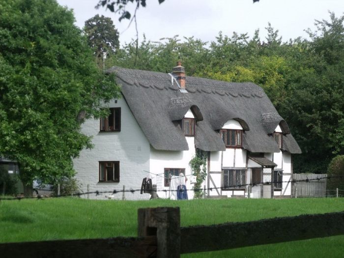 English Houses with Beautiful Roofs (55 pics)
