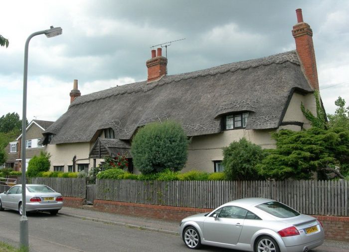 English Houses with Beautiful Roofs (55 pics)
