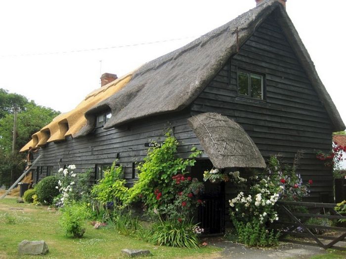 English Houses with Beautiful Roofs (55 pics)