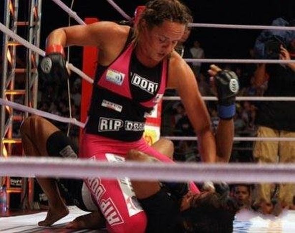 MMA Girls (69 pics)