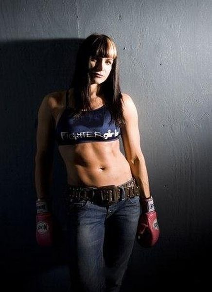 MMA Girls (69 pics)