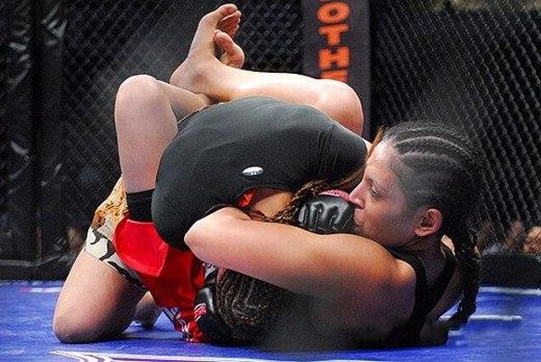 MMA Girls (69 pics)