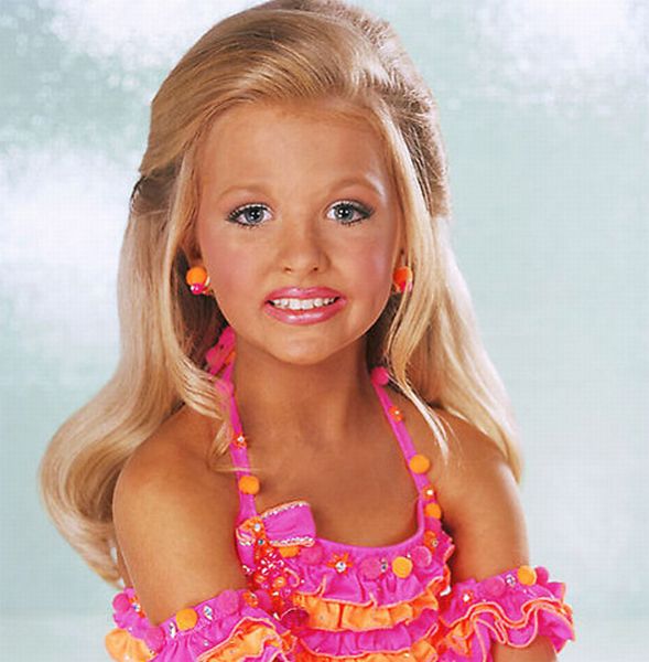 Child Beauty Pageant (16 pics)