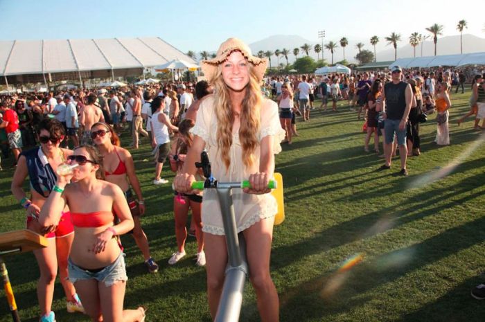 The Girls of Coachella 2011 (113 pics)