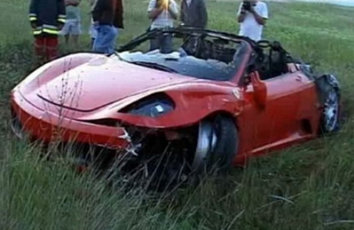 Wrecked Supercars (24 pics)