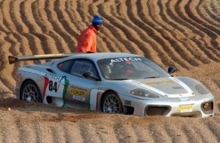 Wrecked Supercars (24 pics)