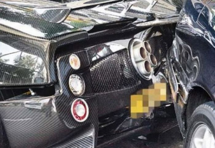 Wrecked Supercars (24 pics)
