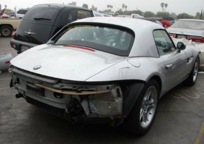 Wrecked Supercars (24 pics)
