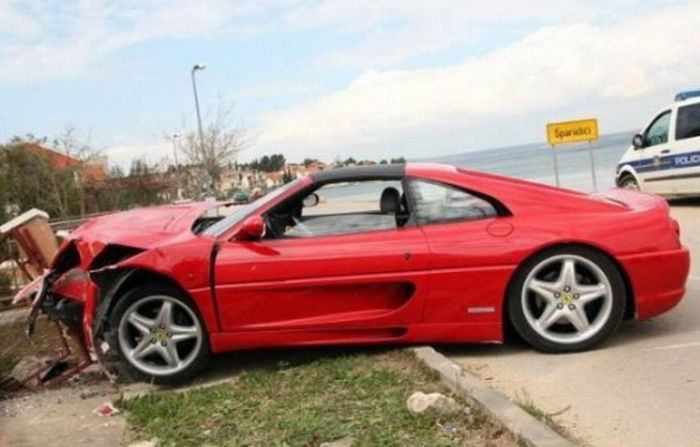 Wrecked Supercars (24 pics)