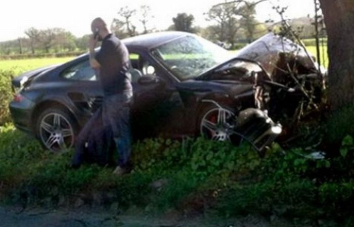 Wrecked Supercars (24 pics)