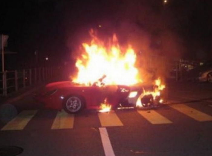 Wrecked Supercars (24 pics)