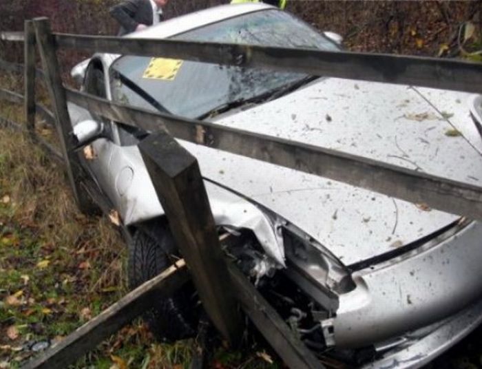 Wrecked Supercars (24 pics)