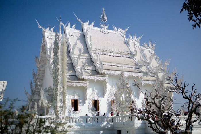 Wat Rong Khun – White Temple (30 pics)