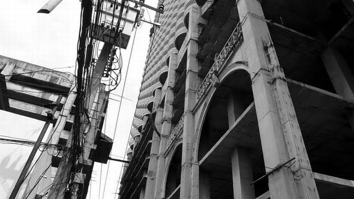 Abandoned 50-story Building in Bangkok (24 pics)