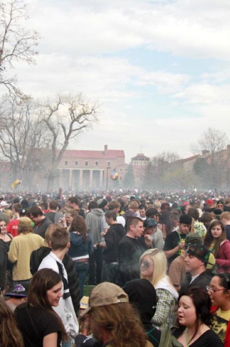 The University Of Colorado At Boulder On 420 (24 pics)