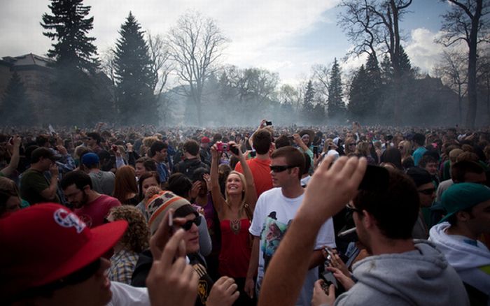 The University Of Colorado At Boulder On 420 (24 pics)