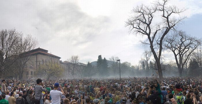 The University Of Colorado At Boulder On 420 (24 pics)