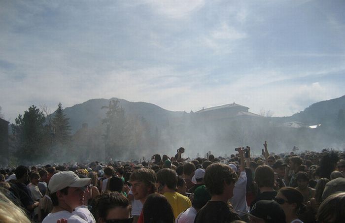 The University Of Colorado At Boulder On 420 (24 pics)