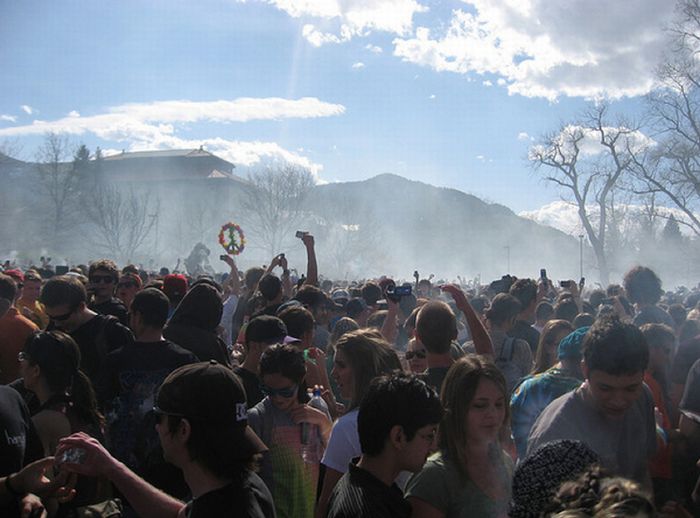 The University Of Colorado At Boulder On 420 (24 pics)